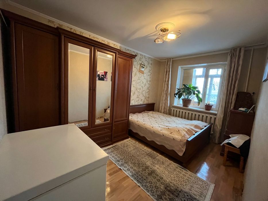 Продам 5 комнат квартиру!