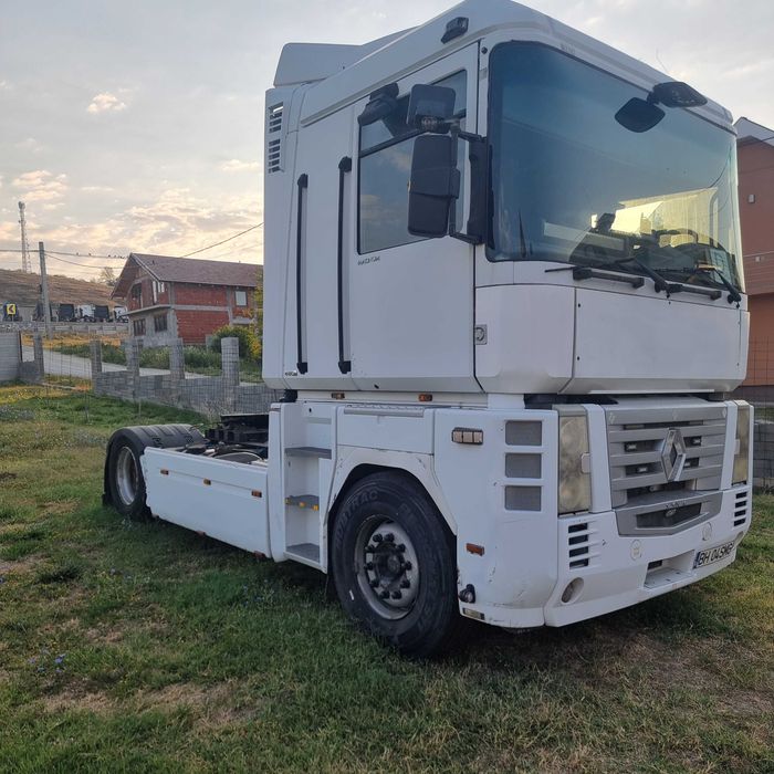 Vând camion Renault Magnum