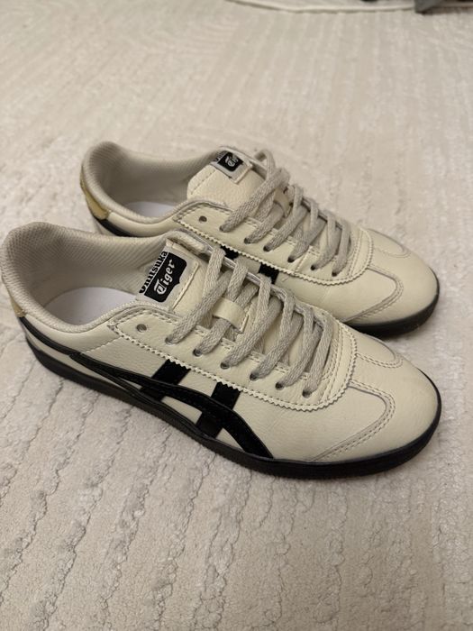 Продам кроссовки