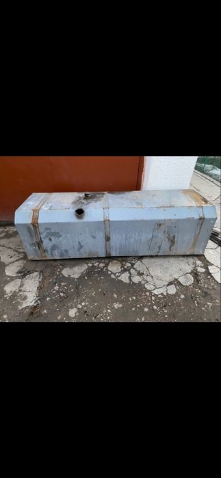 Бак  с креплением