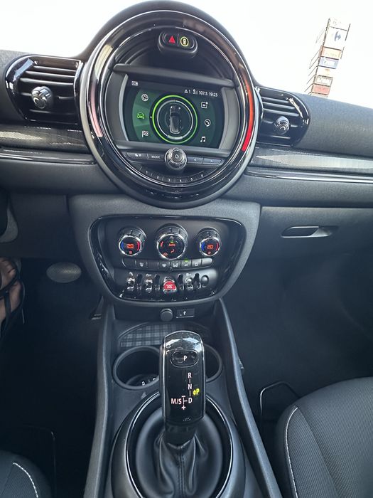 Mini Clubman Cooper înmatriculată RO, Benzină 134 CP(100 kW), automată