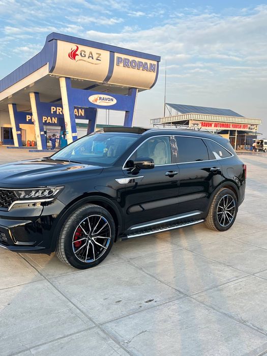 Продается kia sorento 2023 года