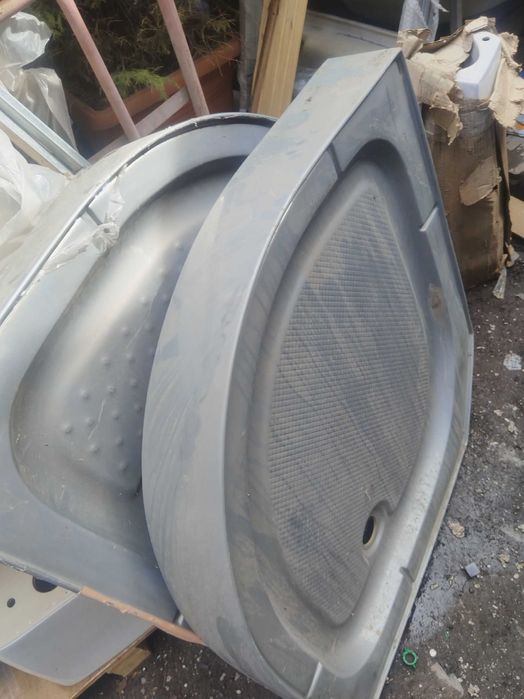 Душевой поддон 100*100