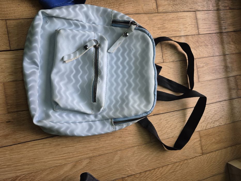 Малки чантички и ранички