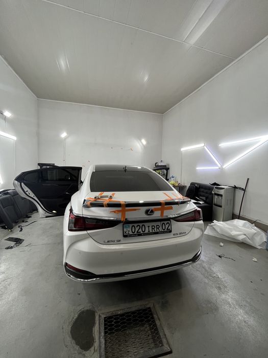 Оклейка автомобилей бронепленкой