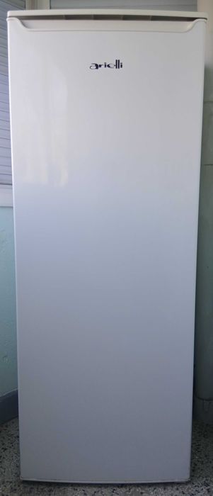 Arielli ARS-210FN вертикален фризер с 5 отделения