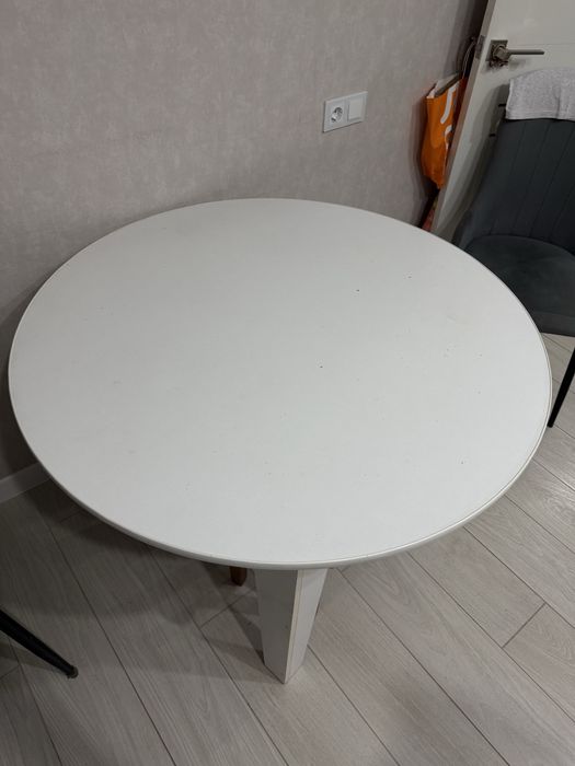 Продам Кухонный стол б/у