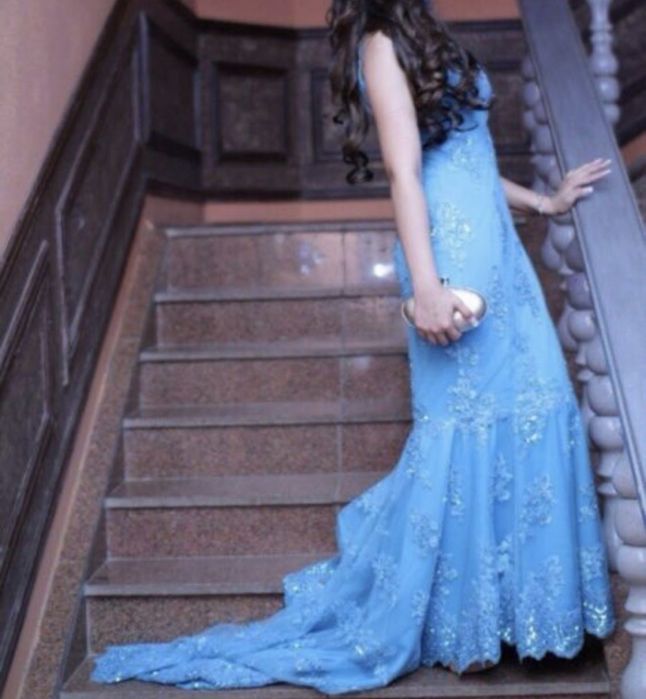 Продам вечернее платье на ВЫПУСКНОЙ.