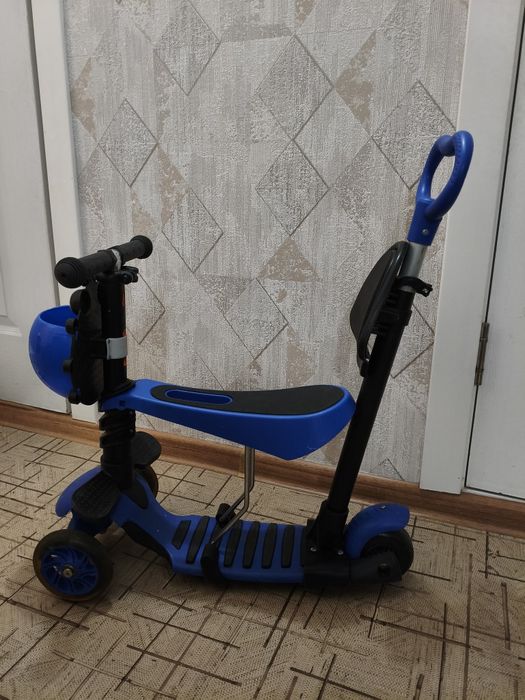 Продам детский самокат 3 в 1