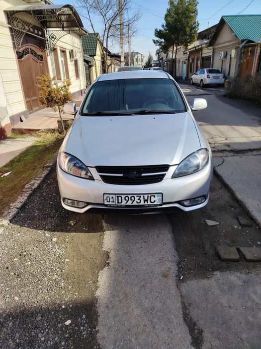 Gentra 2016 xolat ortacha yurib turgan moshina