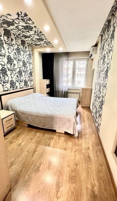 ЦуМ.  2в3комнатная с ремонтом кирпич. Ор 110 школа