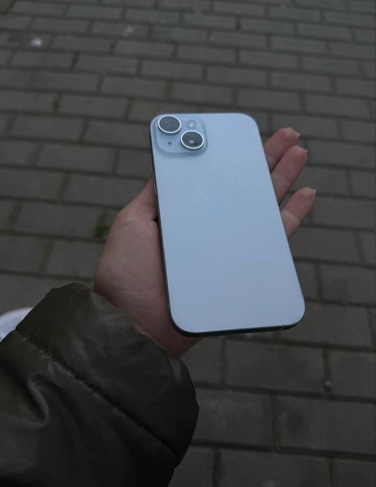 Vand Iphone 15 ca nou