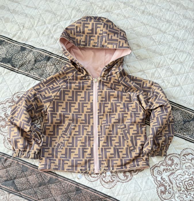 Куртки на девочку