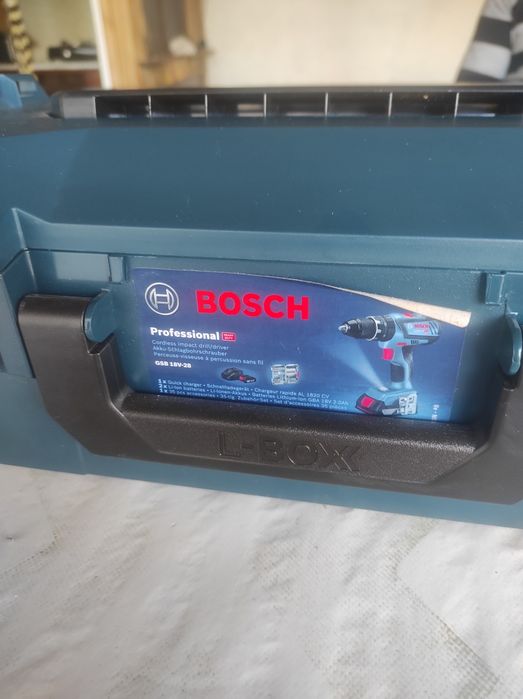 Акумулаторен безчетков винтоверт Bosch 18v-28