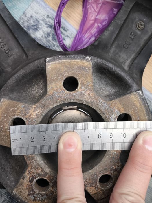 Диски автомобильные R 15  5 отверстии