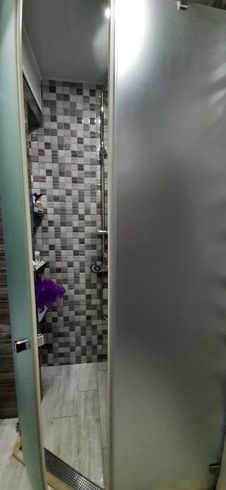 Параван за баня  8мм.закалено стъкло