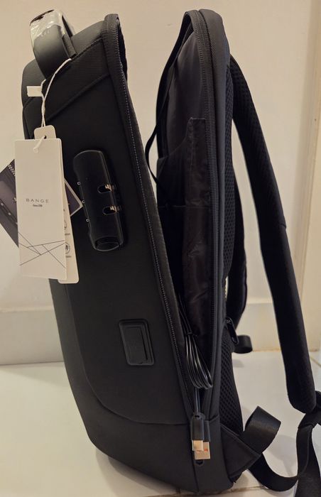Rucsac pentru laptop BANGE 15.6 inch, model nou din poliester rezistent la apa, cu sistem antifurt TSA si port USB