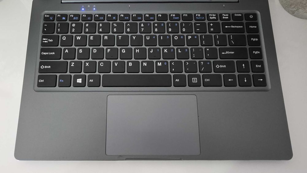 Laptop ultraportabil Jumper EzBook S5