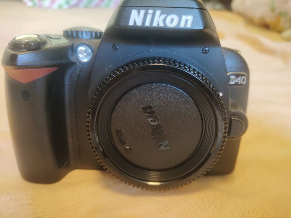 Nikon D40 Dslr  body +bat.+inc