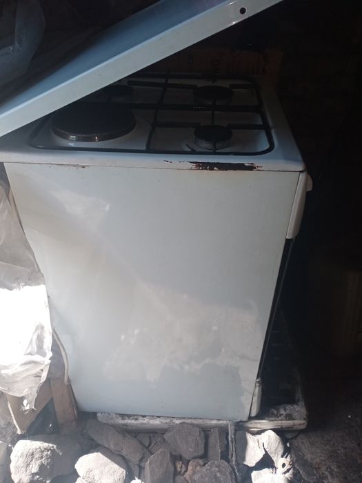 Продам газовую плиту