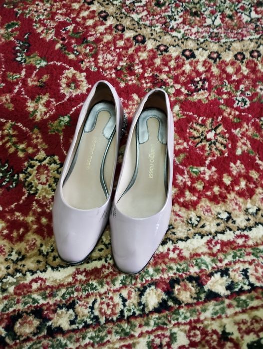 Продам туфли в хор качестве