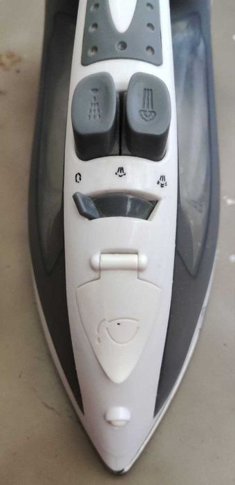 Утюг для разглаживания одежды