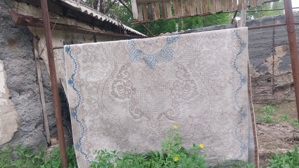 Ковер турецкий бежевого цвета