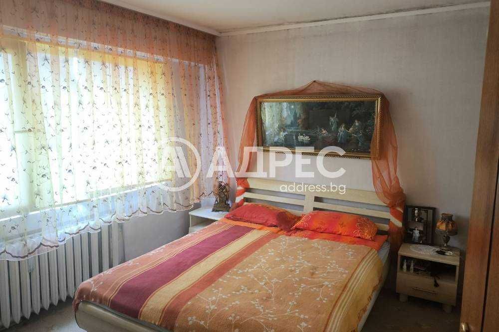 Продава се Двустаен апартамент в Разград, Център - 60 кв.м за 1581 €/кв.м - Снимка #4