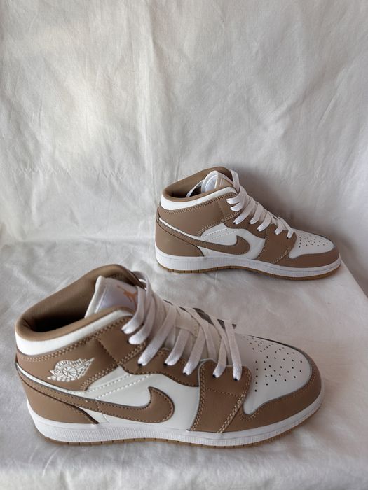 Jordan 1 Mid Tan Gum marime 39