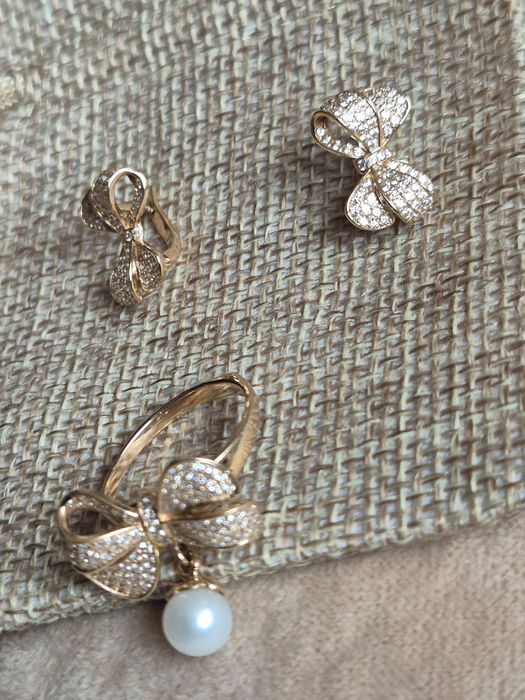 Златен    комплект , нов