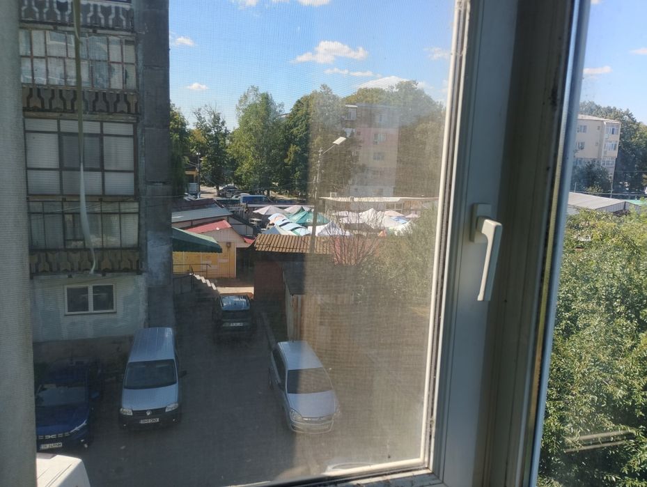 Apartament decomandat etaj2 2 camere