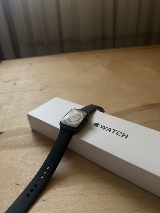 Apple Watch SE 44 мм