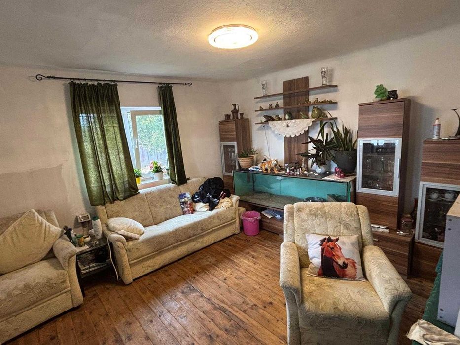 Casă + fermă 3221 mp | Zăvideni, Vâlcea | Recent renovat