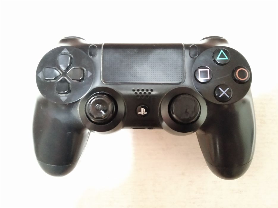 Джойстик на PS4 (original)
