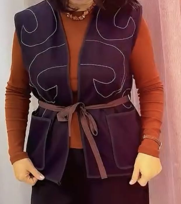 Этно жилет, в черном цвете.