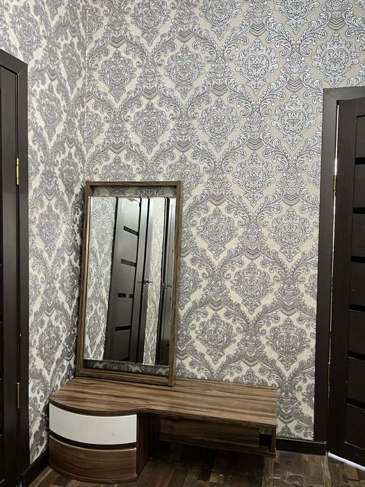 Туалетный столик с зеркалом срочно