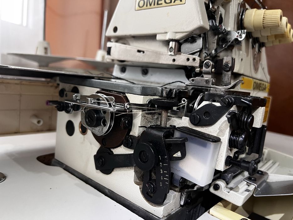 Mașină surfilat industrială Omega757 (220V) model identic cu Siruba757