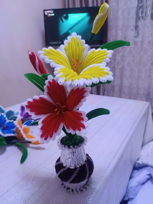 Sun'iy gullar (Momiq simlardan tayyorlangan)