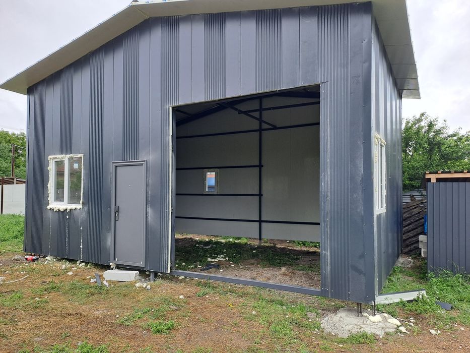 Vand hala metalică Avem pe stoc 
Asiguram transport și montaj Dorim se