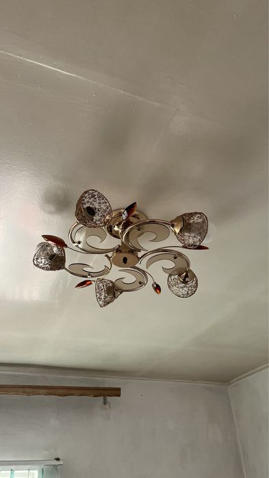 Продается люстры в хорошем состоянии