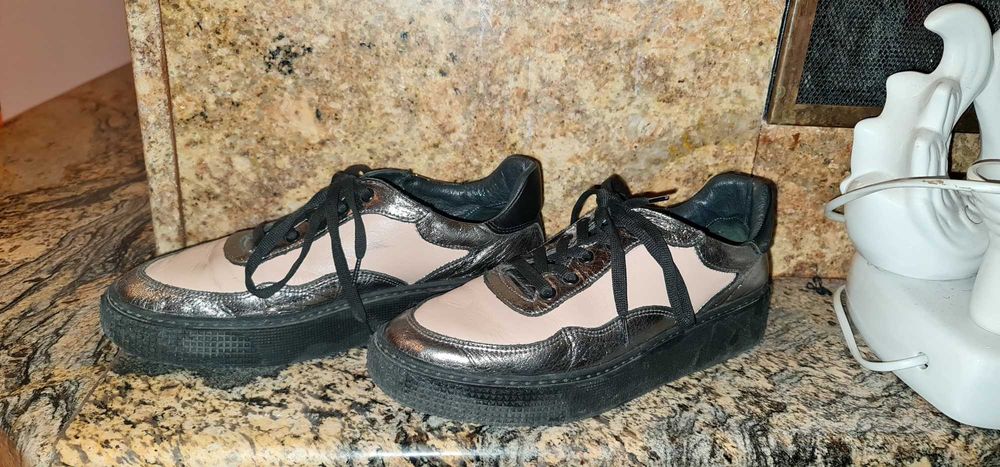 Спорно-елегантни обувки