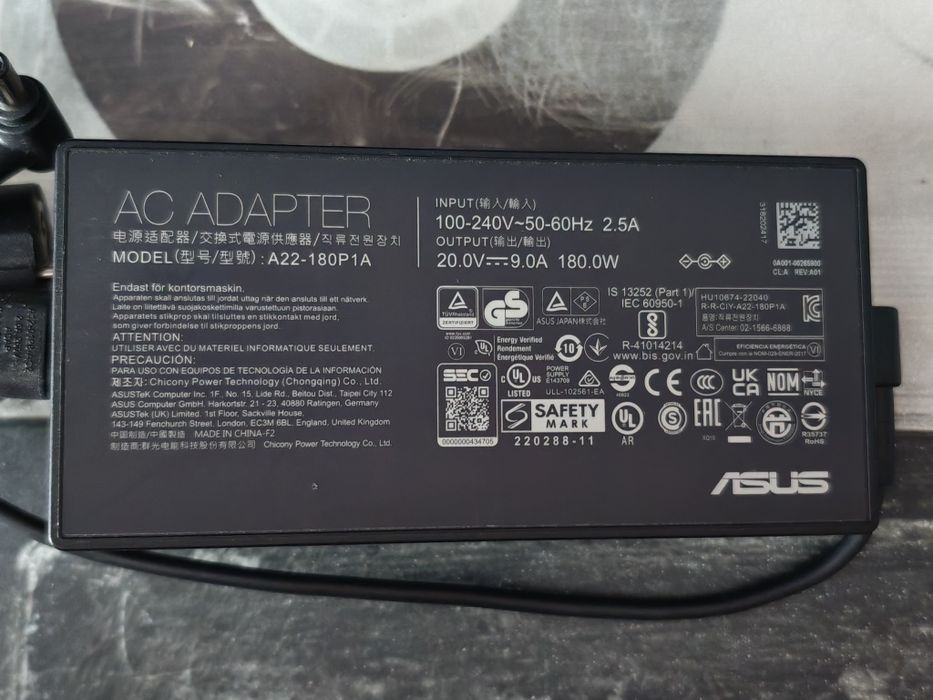 Leptop de gaming ASUS TUF F15 FX506HC