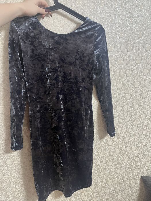 Два вечерних платья по 5 тыс.