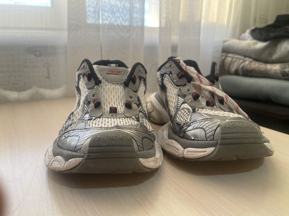 Balenciaga 3XL.