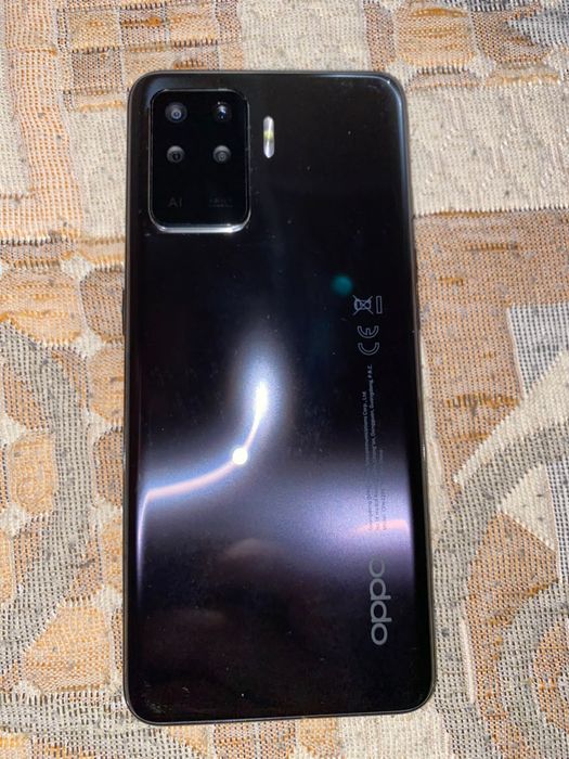 Продам смартфон Oppo Reno5 Lite
