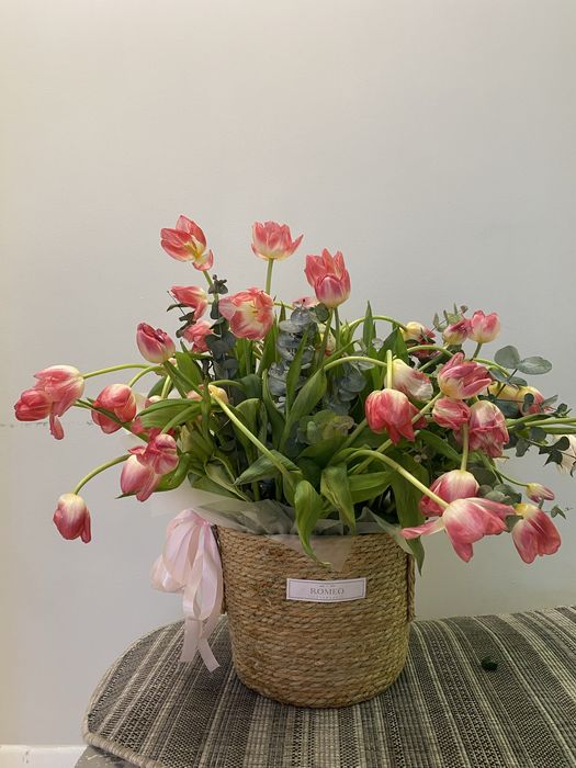 Шикарный букет с корзиной