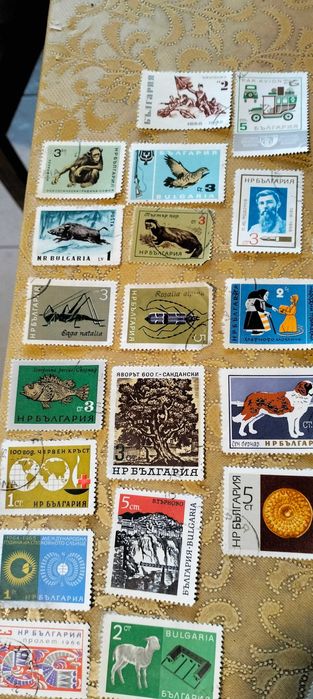 Продавам пощенски марки