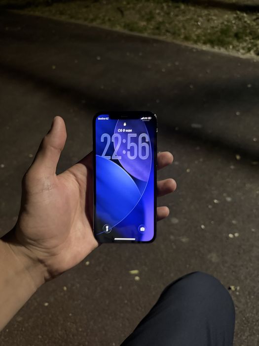 продам iphone 12 pro срочно
