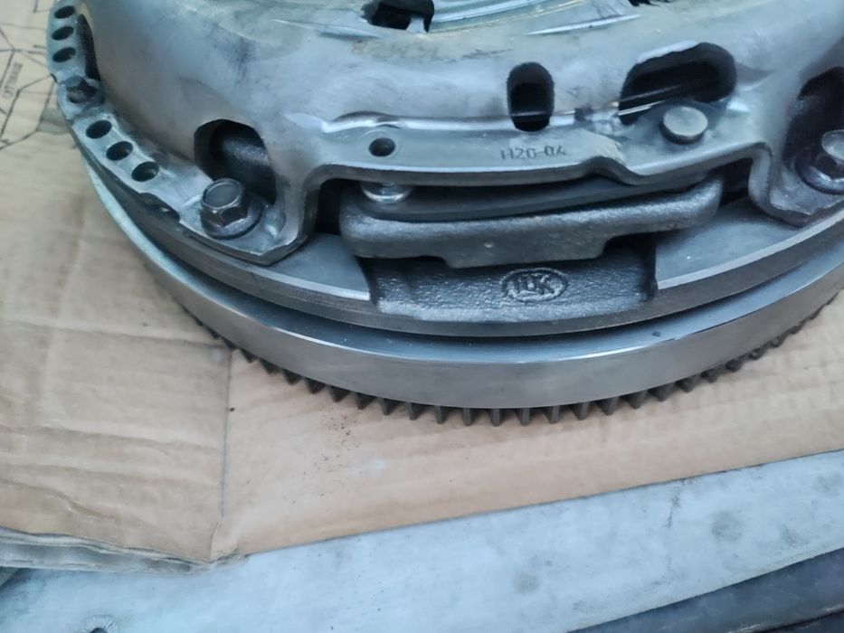 Маховик комплект съединител Мазда