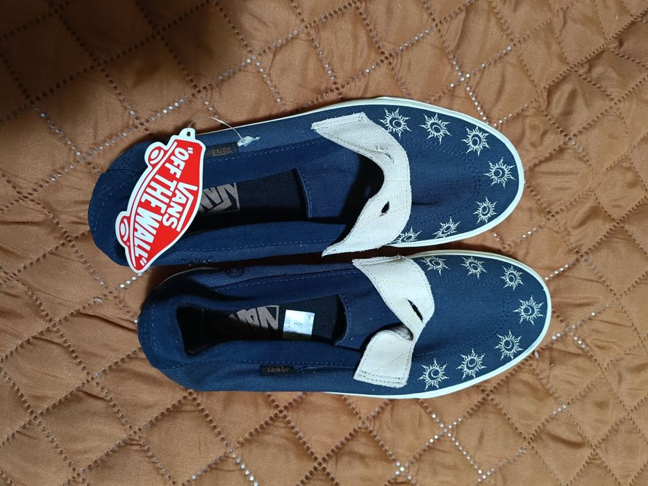 Teniși din denim